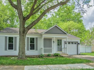 2745 White Barn Rd, Aurora, IL 60502