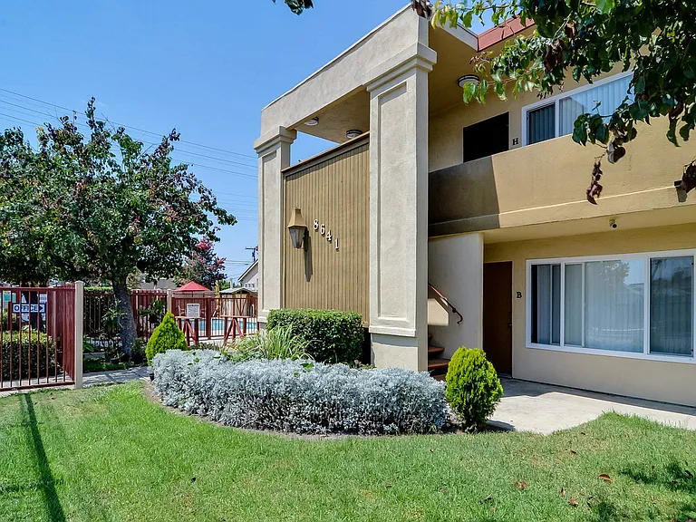 Westminster Manor — Photo 10