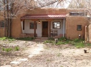 719 Lavadie Rd, Taos, NM 87571