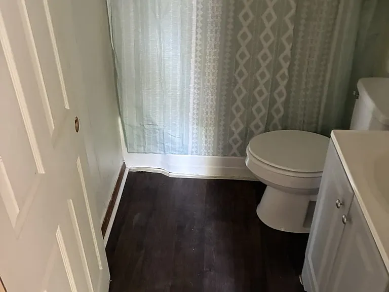 512 Middle St — Photo 10