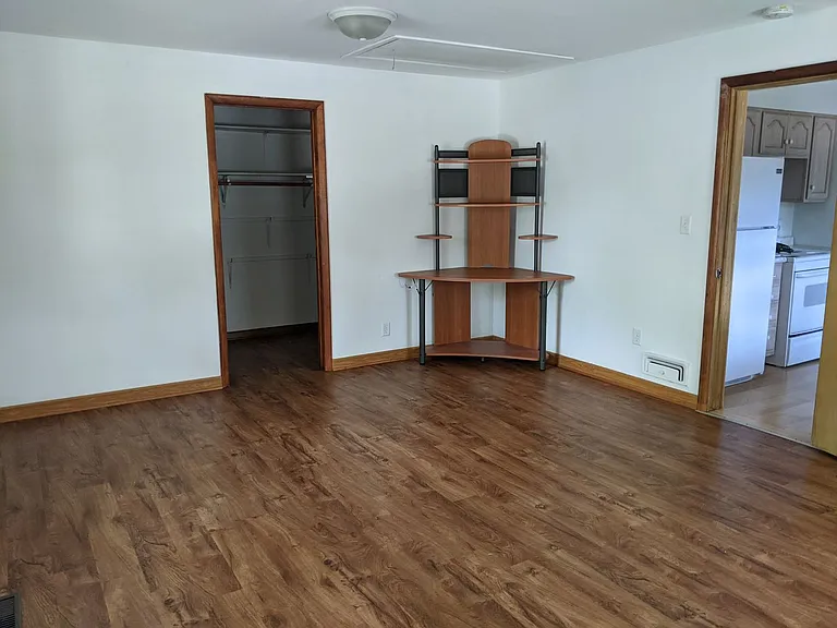 436 Russell Rd — Photo 15