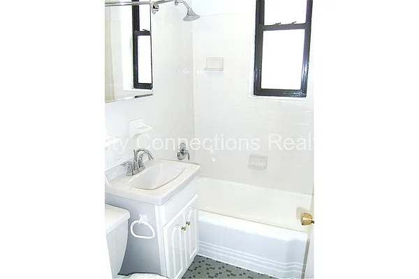 Rented by City Connections Realty | media 11