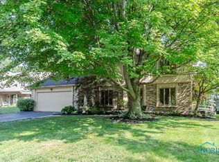 7042 Shooters Hill Rd, Toledo, OH 43617