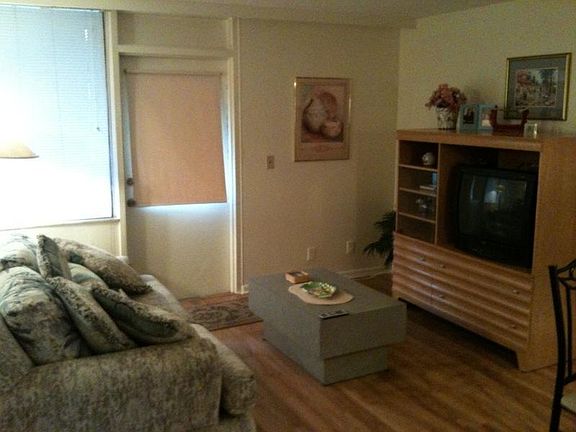 5th image of 2621 Cove Cay Dr #105