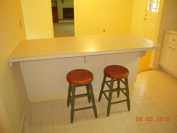4th image of 224 Crestwood Dr