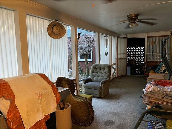 5th image of 454 E Warren St