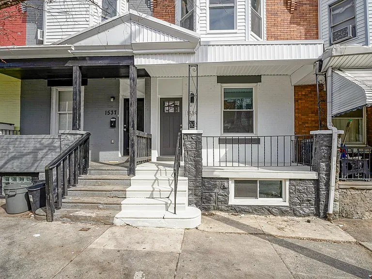 1539 S Wilton St — Photo 29