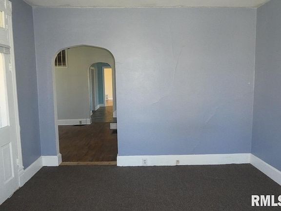 3rd image of 133 E Lincoln St