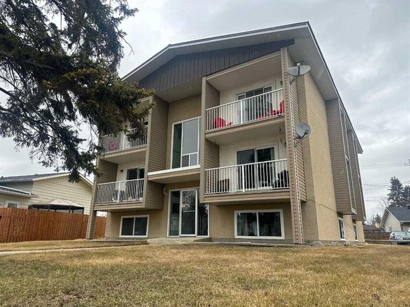 5704 44th Ave #1-6, Lacombe, AB T4L 1E4