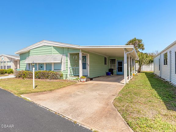 3rd image of 5 Windward Dr