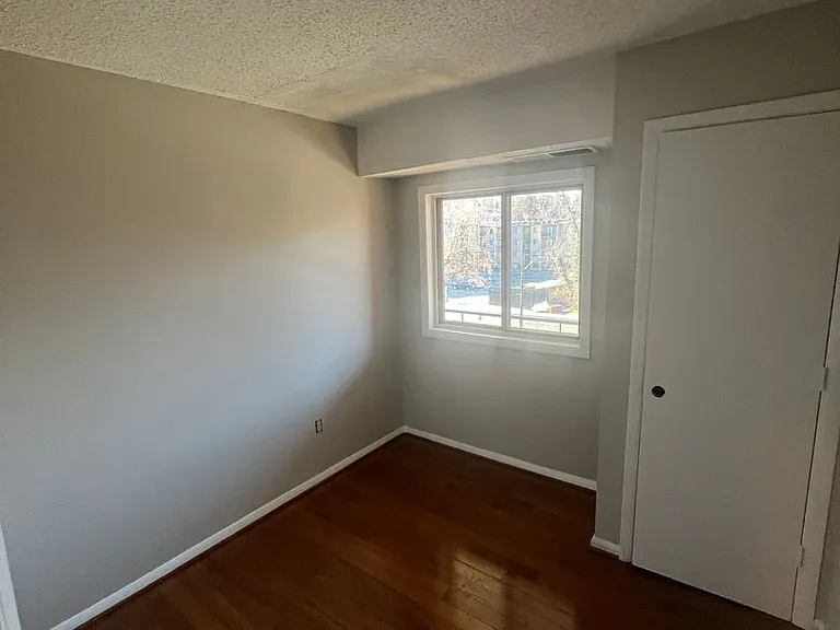 3009 Southern Ave #33 — Photo 4