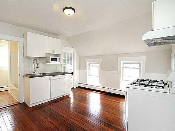 3rd image of 50 Catherine St #2
