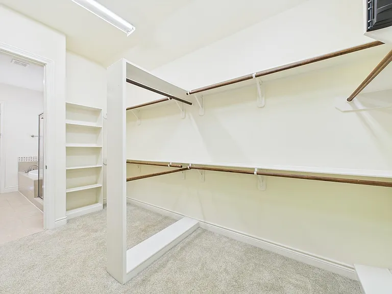 11025 Sherwood Grv — Photo 36