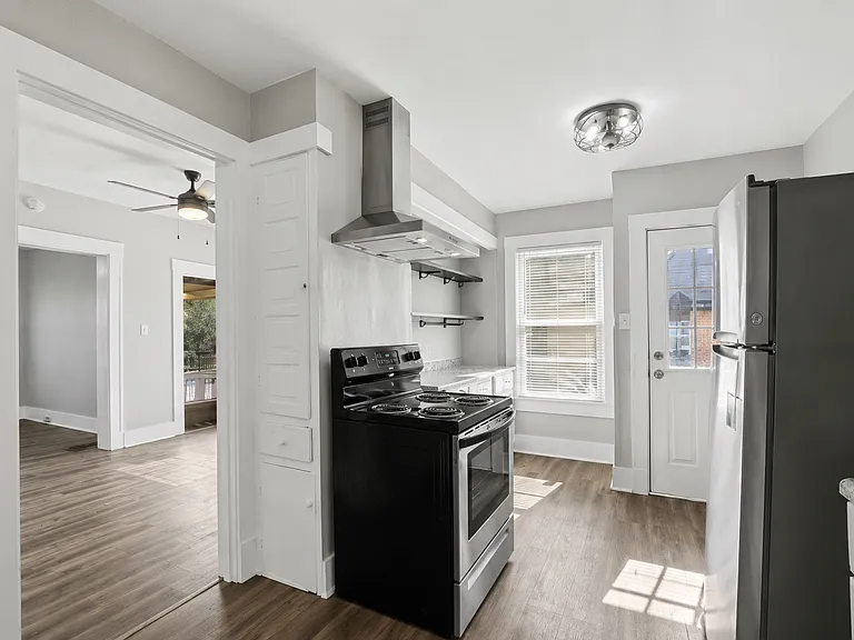 541 Adams St #541 — Photo 3