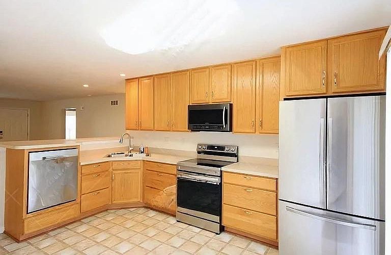 1st image of 409 Armor Hill Dr