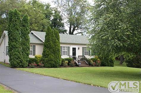 2nd image of 401 Patricia Dr