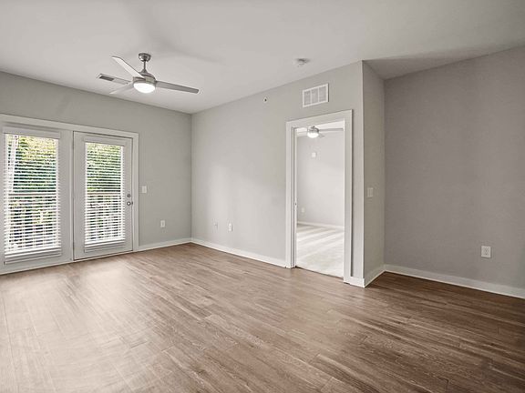 3rd image of 414 Rosedale Ave #308