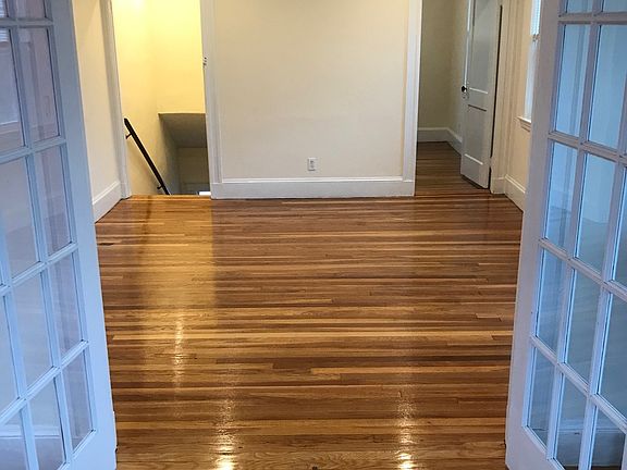 3rd image of 27 Willoughby St #2