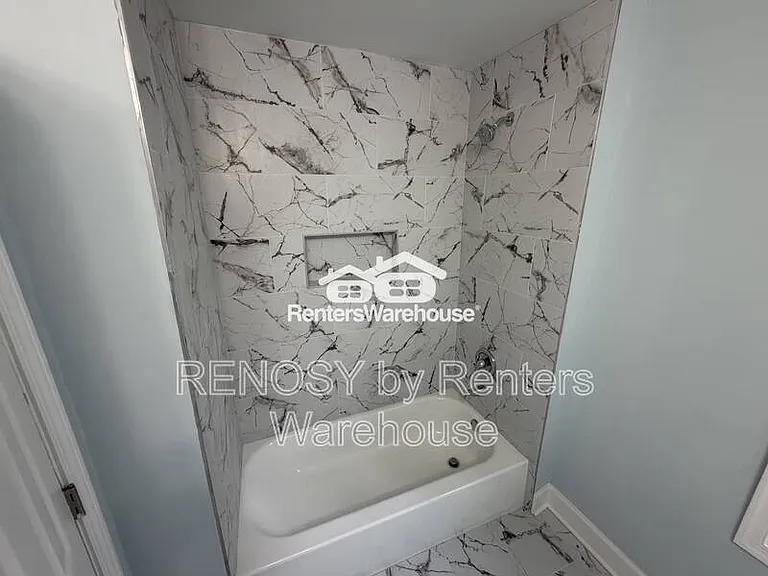 2033 N Fulton Ave — Photo 18