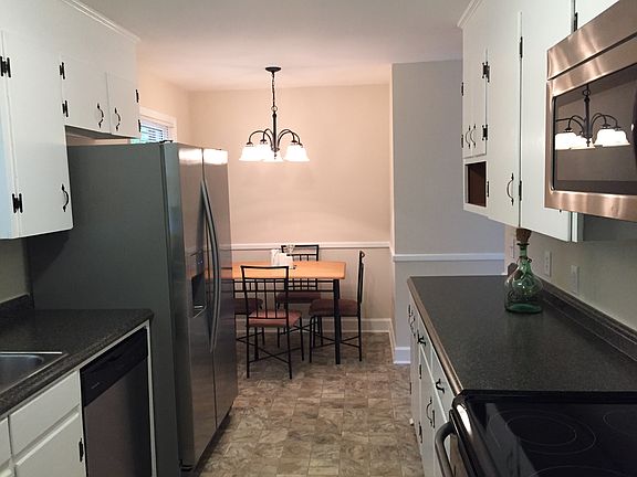 Kitchen w/ ss appliances