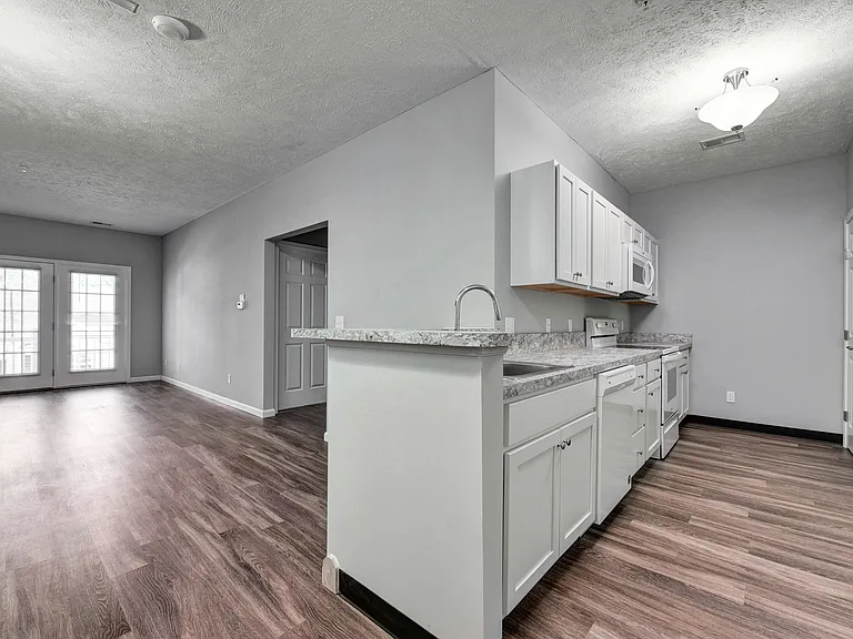 Aquamarine Apartments — Photo 34