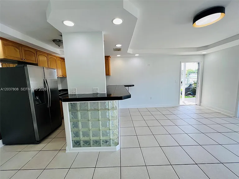 2033 Calais Dr #5 — Photo 10