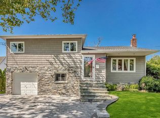 3420 Frederick St, Oceanside, NY 11572