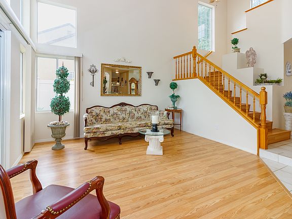 5th image of 10112 Mallow Dr