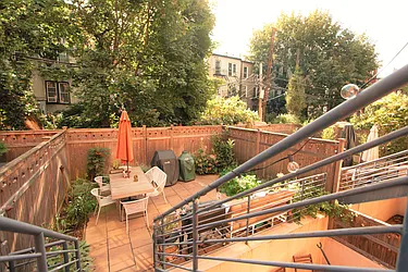 Rented by R New York