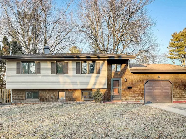 2205 Tanager Trl, Madison, WI 53711