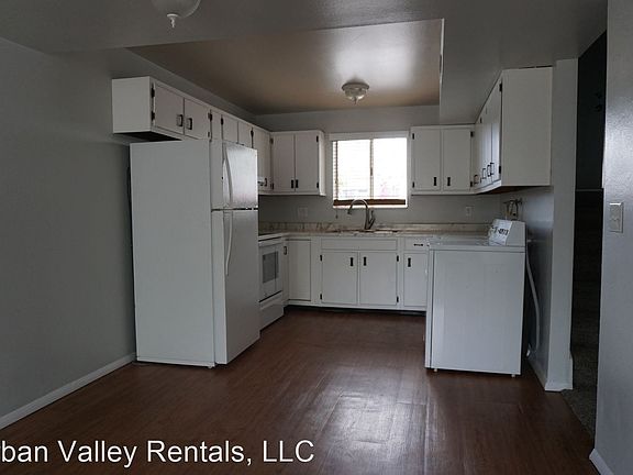 3rd image of 3320 W Lemay Ave
