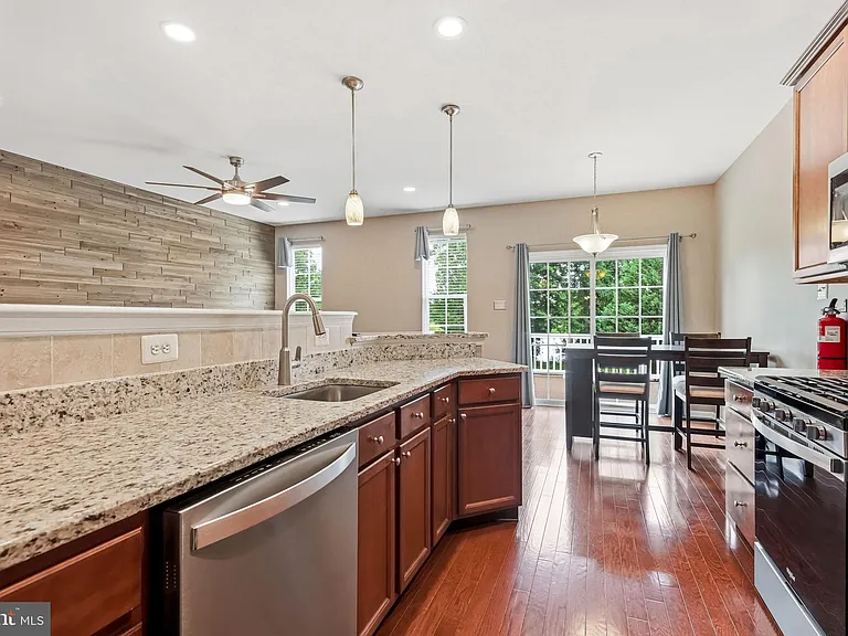 53 Overlook Dr — Photo 25