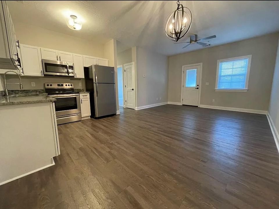 1st image of 1100 Outlook Dr #1100