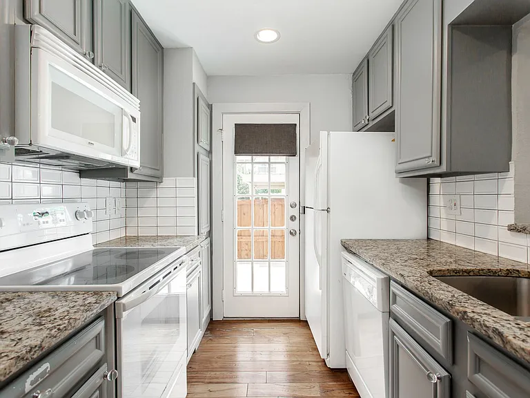 6210 Oram St #5 — Photo 8