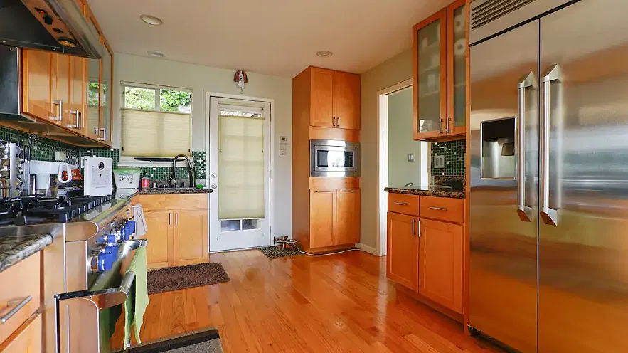 68 Saturn St — Photo 3