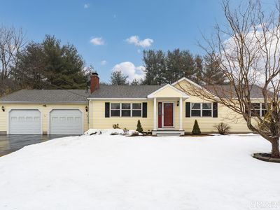 6 Carriage Drive, North Haven, CT, 06473