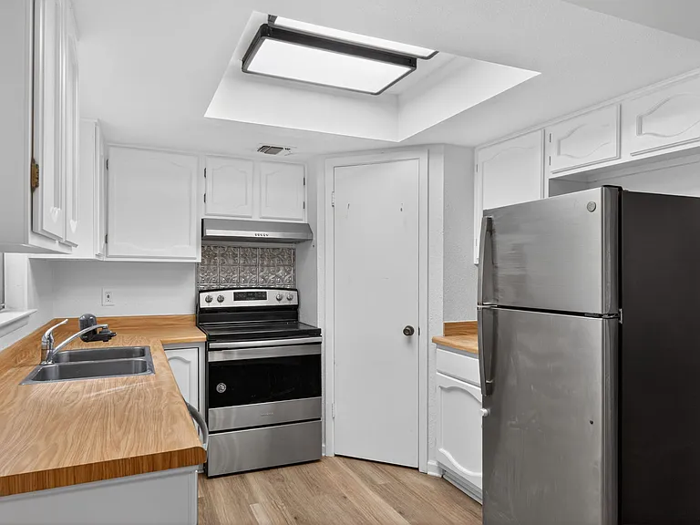 4659 Wetz Dr — Photo 10