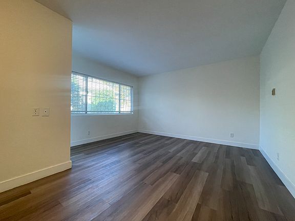 5th image of 1194 W 30th St #3