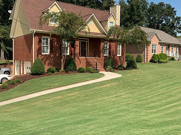 2nd image of 4743 Longwood Cir