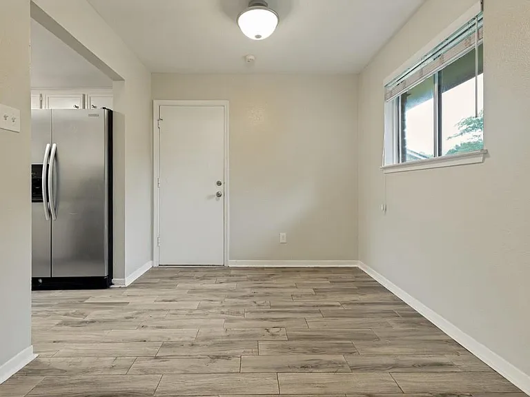 2623 Foliage Green Ln — Photo 4