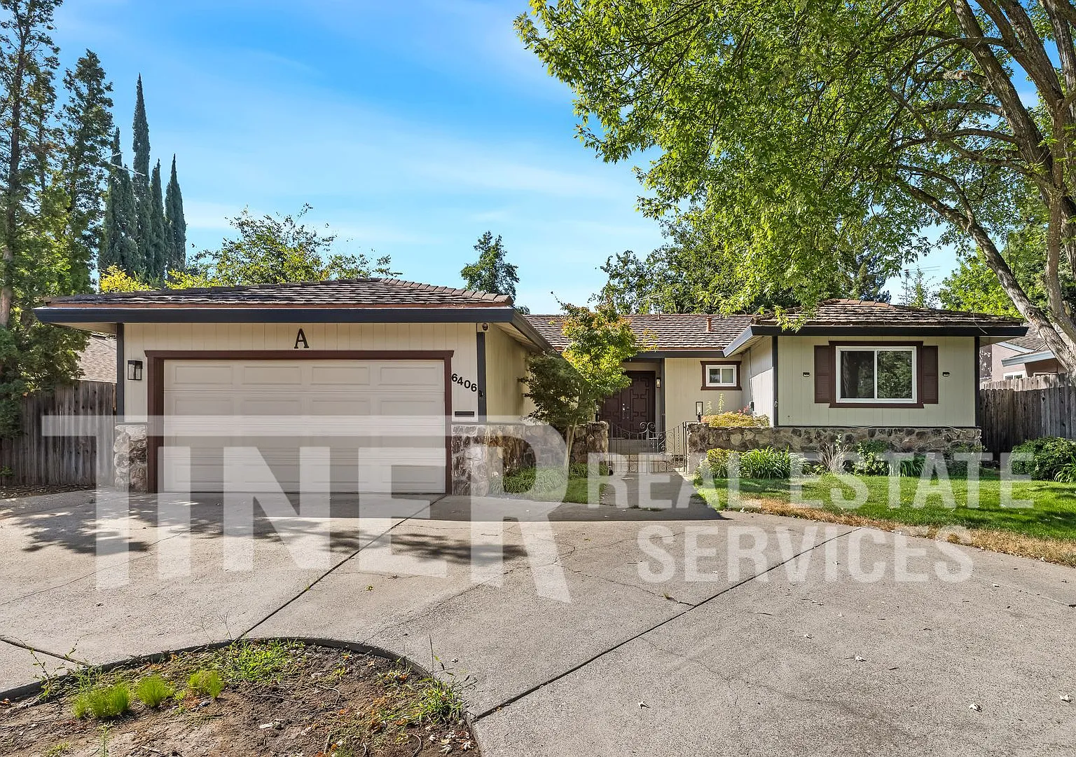 6406 Winding Way - Tier 2 - Spacious Carmichael Home with Lush Backyard — Photo 1