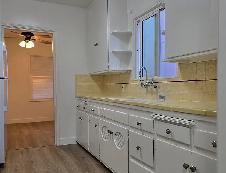 5724 California Ave — Photo 4