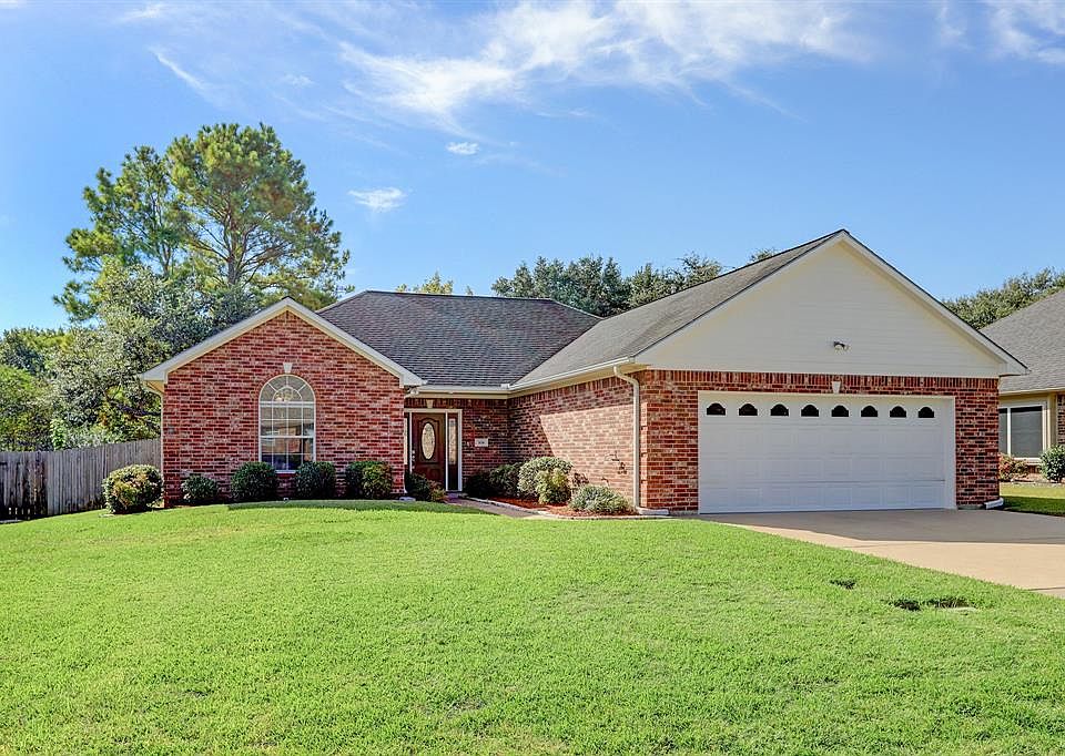 1st image of 306 Woodside Dr
