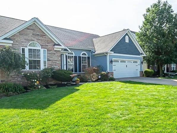 100 Stonewater Ct, Berea, OH 44017