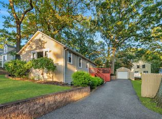 5 Wildwood Dr, Sound Beach, NY 11789