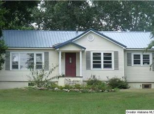 111 7th St, Ragland, AL 35131