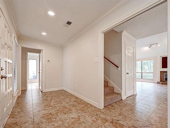 3rd image of 1746 Cloister Dr APT 21