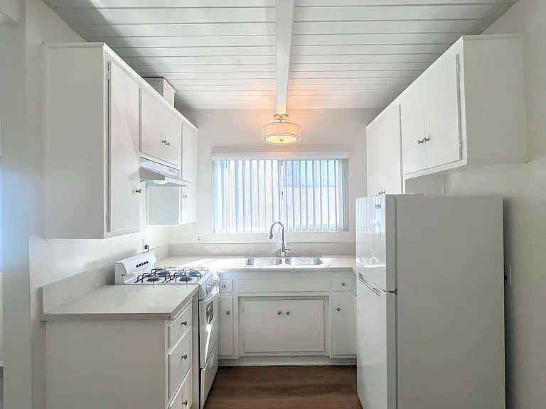 508 Hill Dr #10 — Photo 5