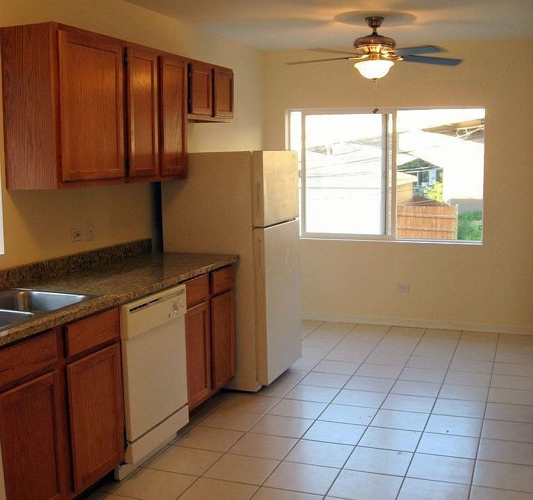 Sunny, Eat-In Kitchen