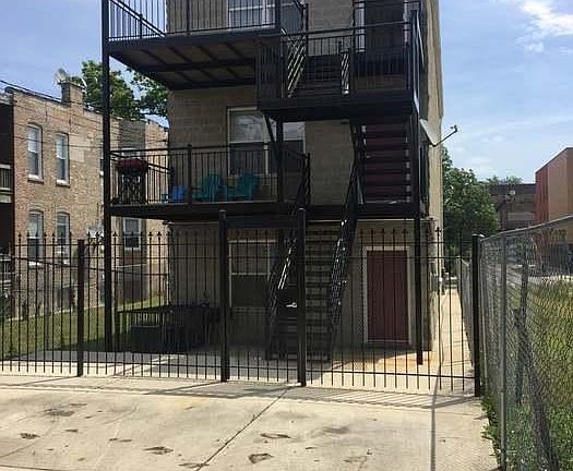 5th image of 1528 S Avers Ave #1